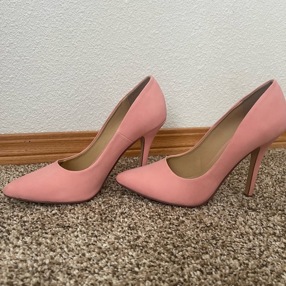 Heels - Picture 3 of 5